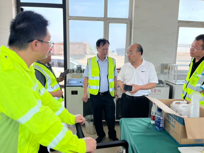 学会副理事长兼秘书长王春江同志带队到河北唐曹高速调研考察